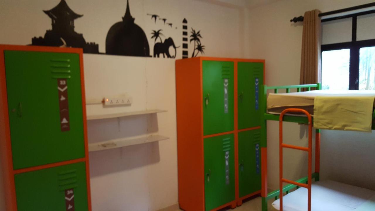 Хостел The Backpack Hub At Велігама Екстер'єр фото